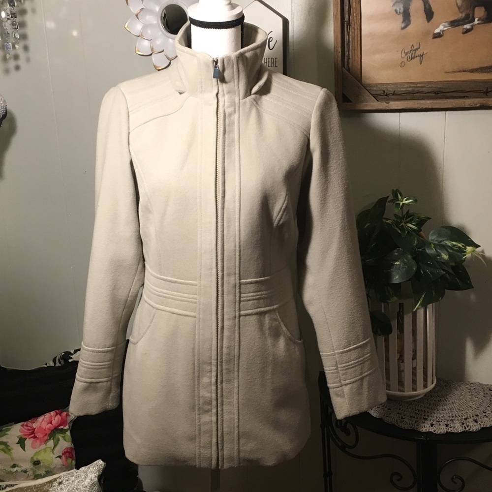 details INTL creamy zipper front jacket